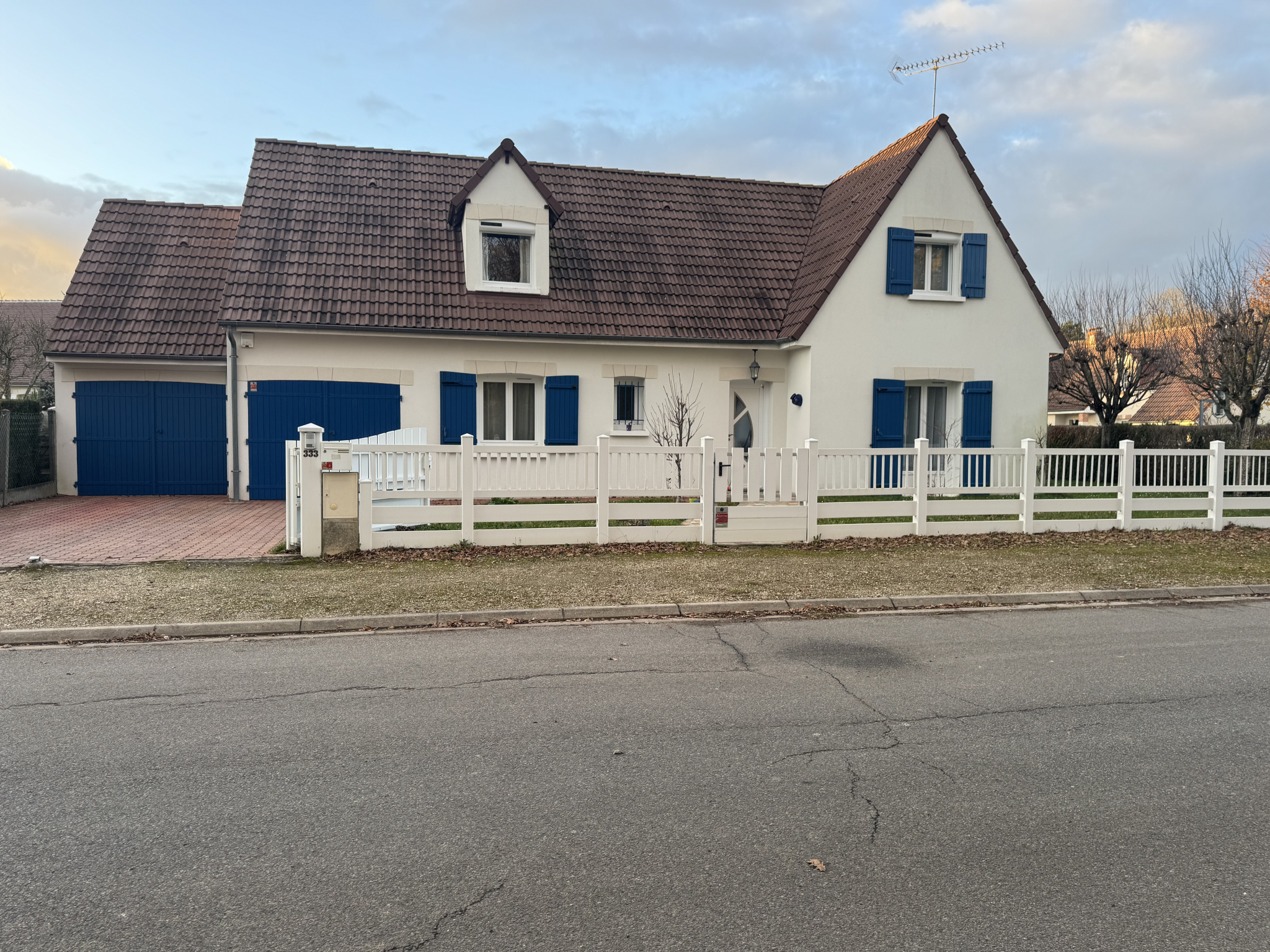Photo 1
